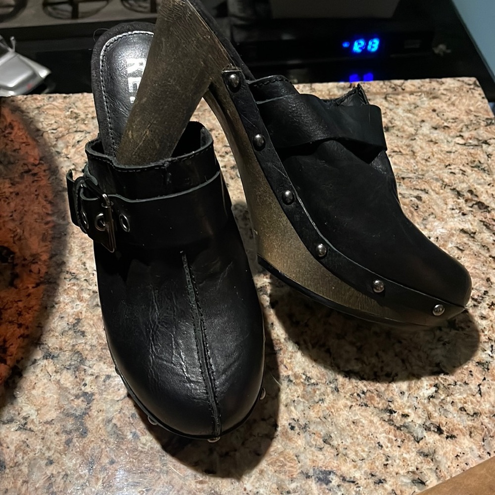 Leather upper heels